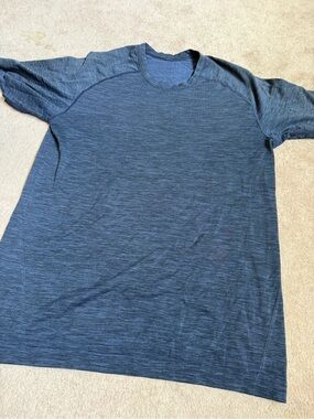 Lululemon shirt